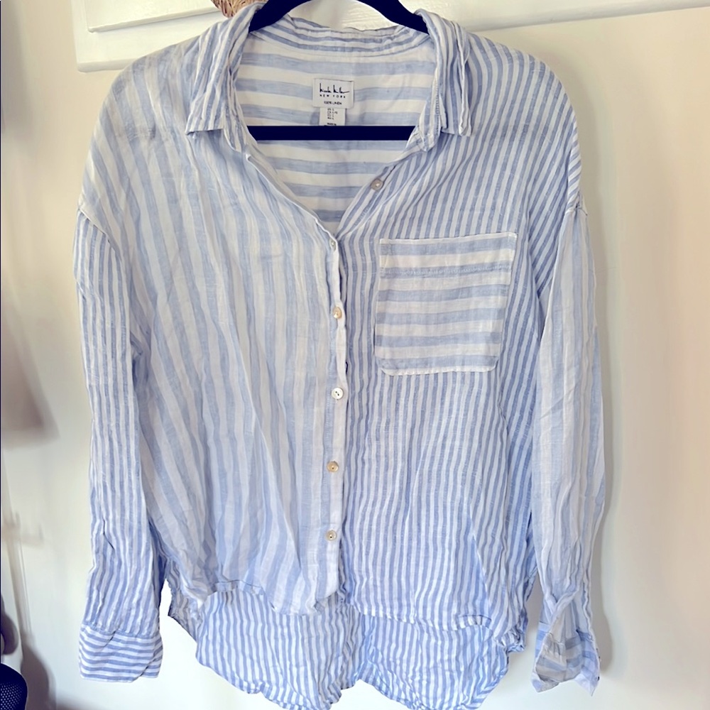 Nicole Miller Light Blue and White Linen Button Up